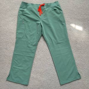 NWOT Figs Kade Scrub Pants